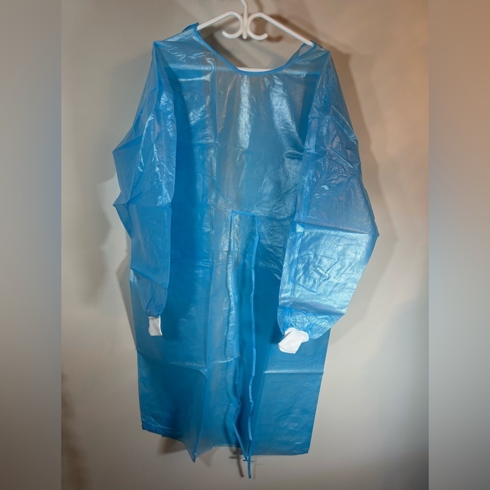 Lot of 19 Disposabel Isolation Gown